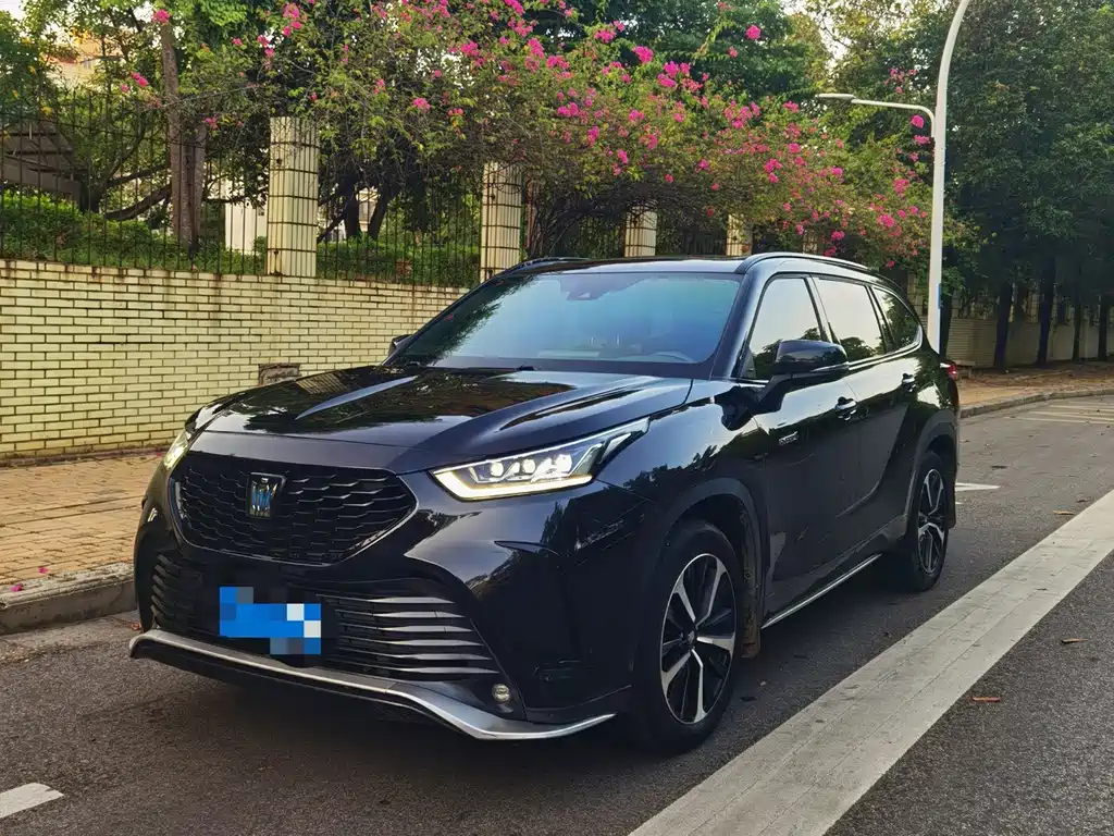 Toyota Crown Kluger — миниатюра 2