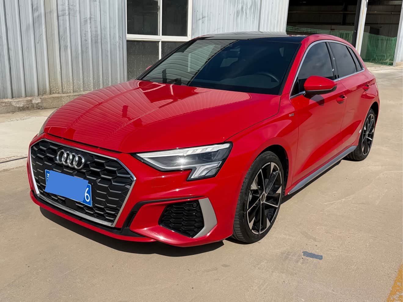 Audi A3 1.4 л 2023 г. красный/фиолетовый, пробег 26000 км