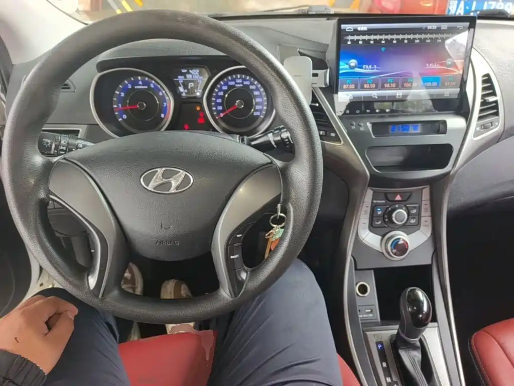 Hyundai Elantra Langdong — миниатюра 10