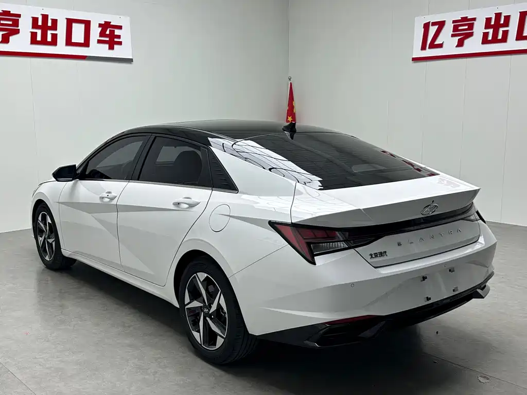 Hyundai Elantra — миниатюра 21