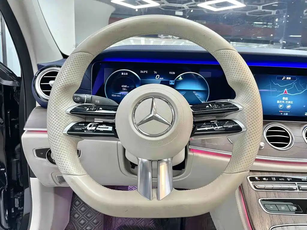 Mercedes-Benz E-Class — миниатюра 13