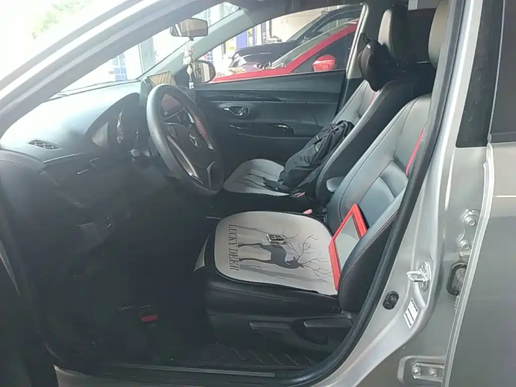 Toyota Yaris L — миниатюра 15
