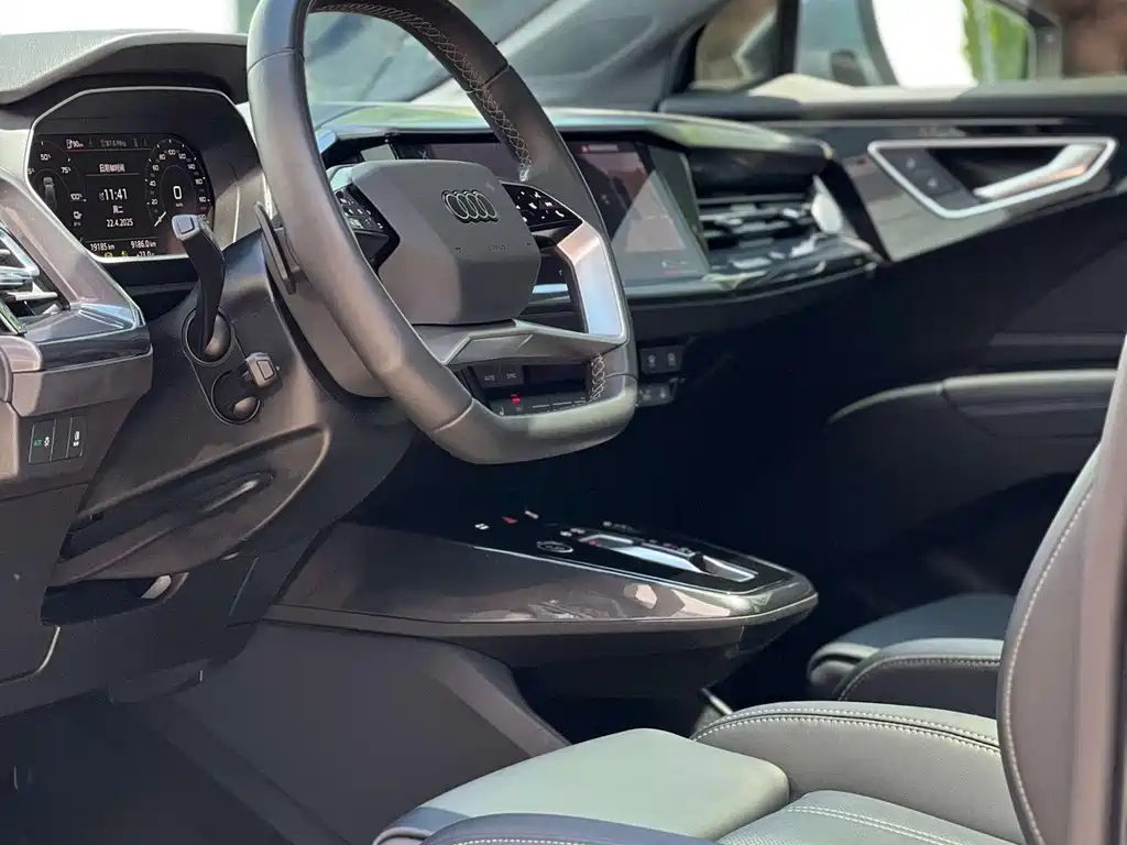 Audi Q4 e-tron — миниатюра 9
