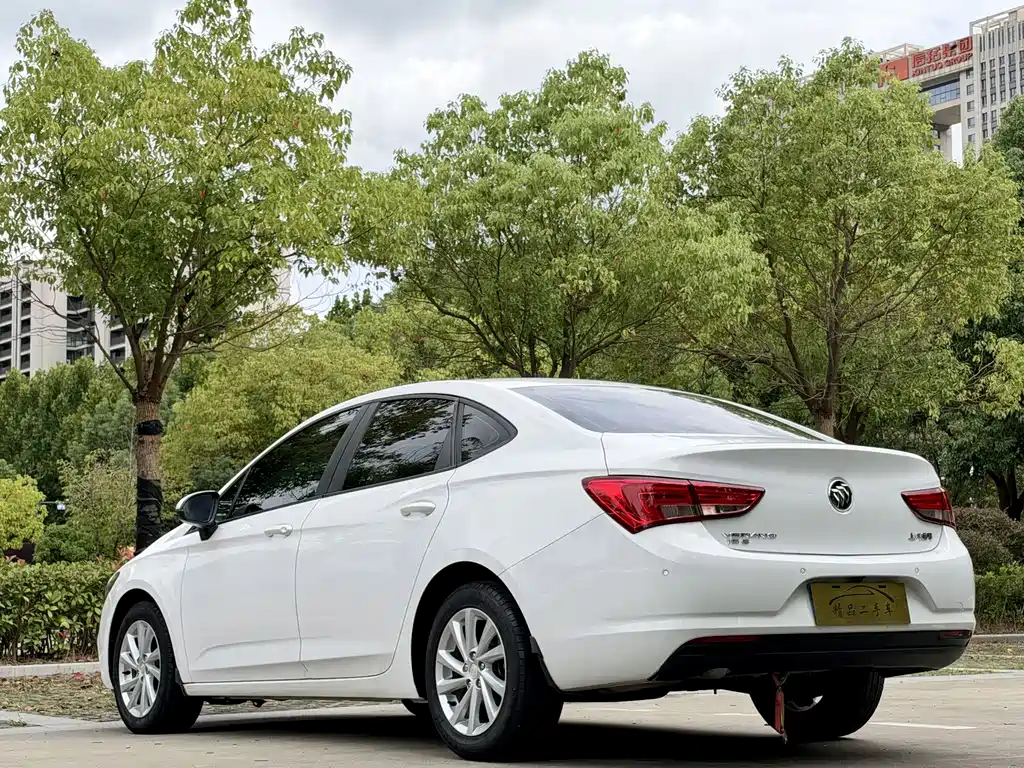 Buick Verano — миниатюра 8