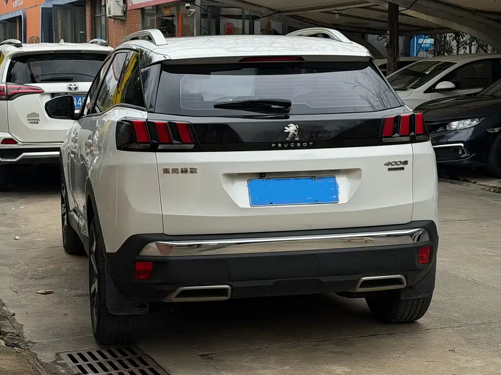 PEUGEOT 4008