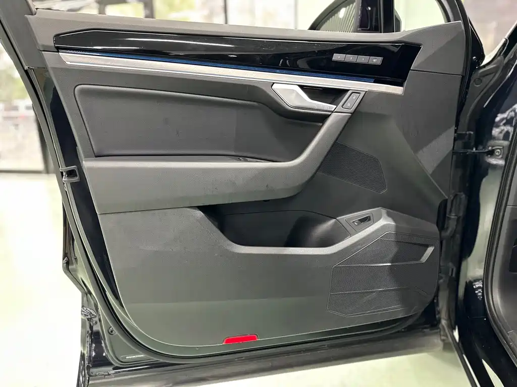 Volkswagen Touareg — миниатюра 19