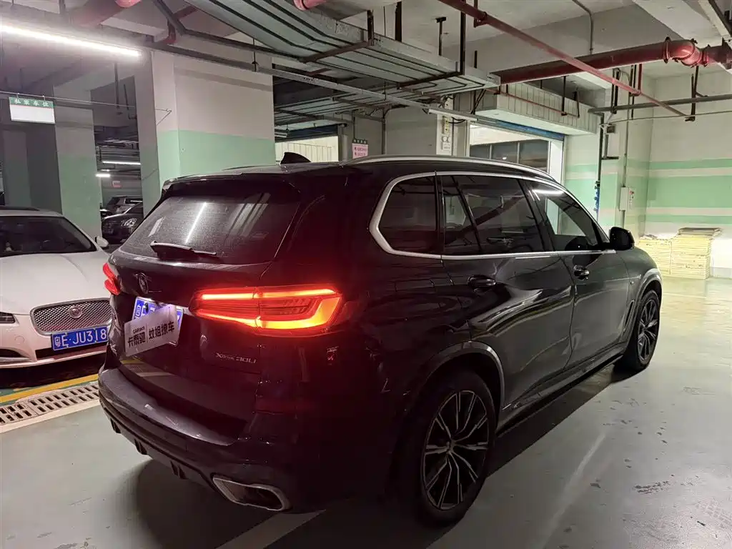 BMW X5 2022 xDrive 30Li Premium M Sport