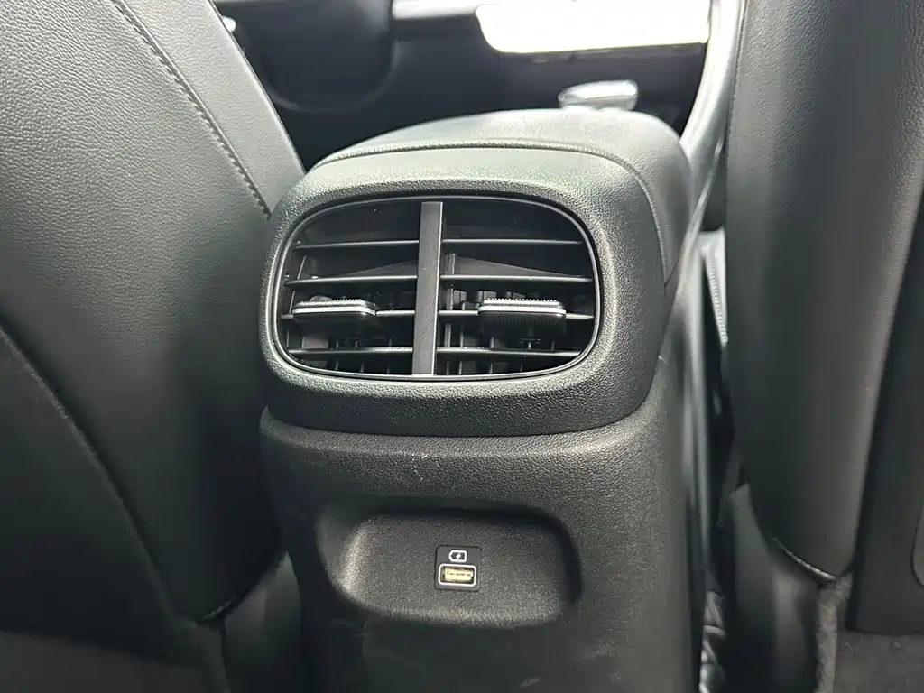 Hyundai Elantra — миниатюра 15