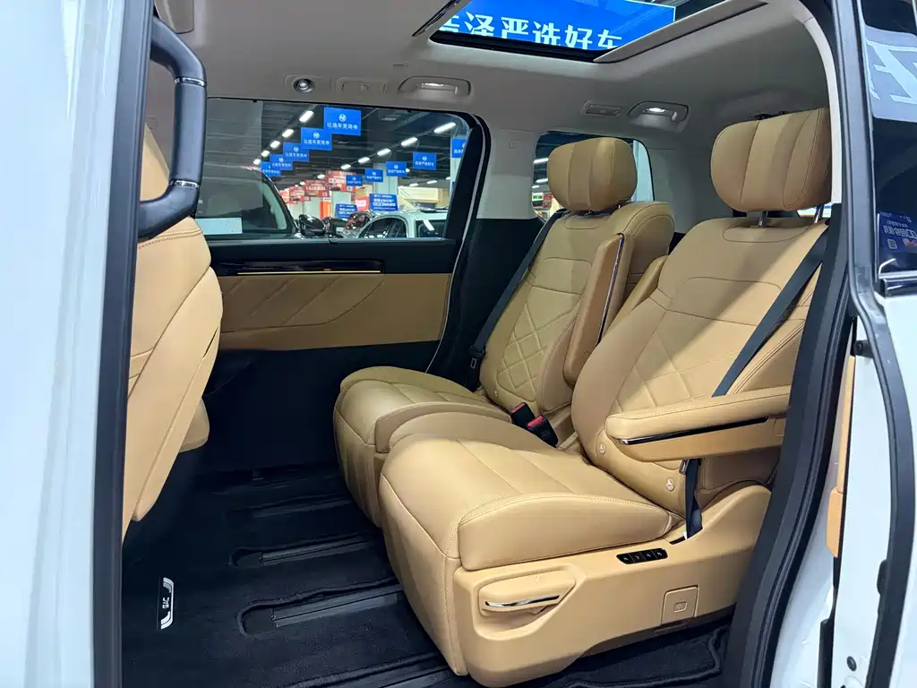 GAC Motor Trumpchi E8 PHEV — миниатюра 6