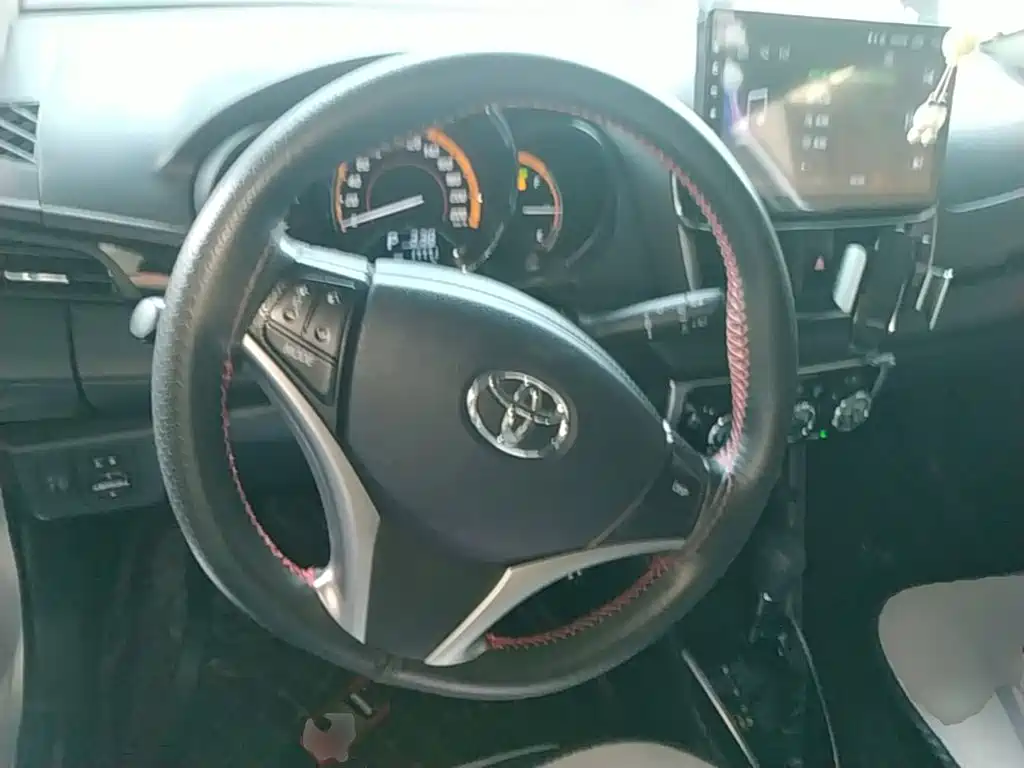 Toyota Yaris L — миниатюра 11