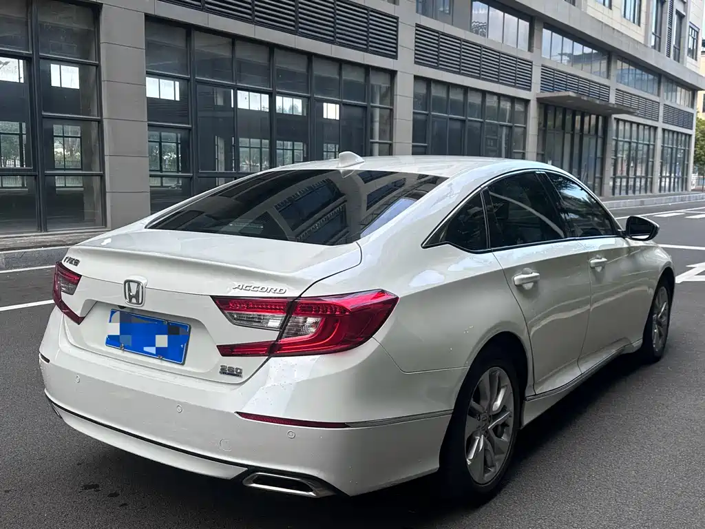 Honda Accord — миниатюра 9