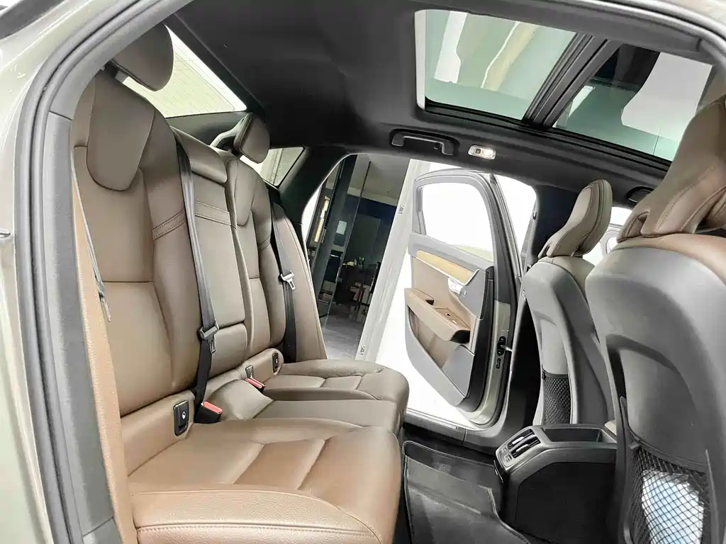 Volvo S90 — миниатюра 7