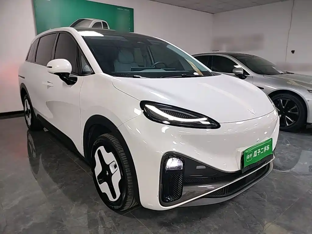 ARCFOX S — миниатюра 4