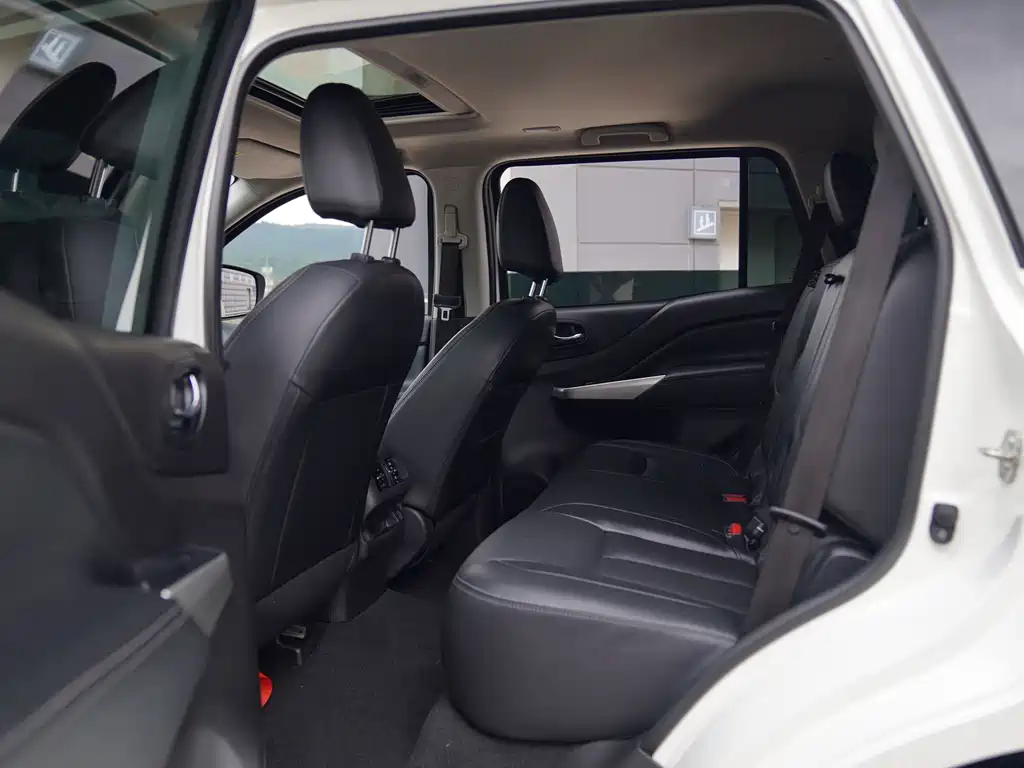 Nissan Terra 2020 2.5L XL Upper 4WD AT Luxury