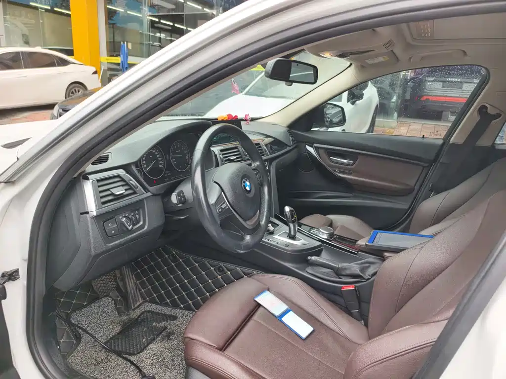 BMW 3 Series — миниатюра 4