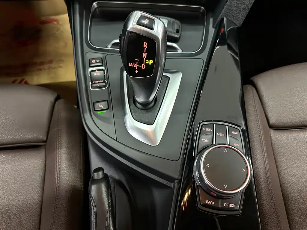 BMW 3 Series — миниатюра 12