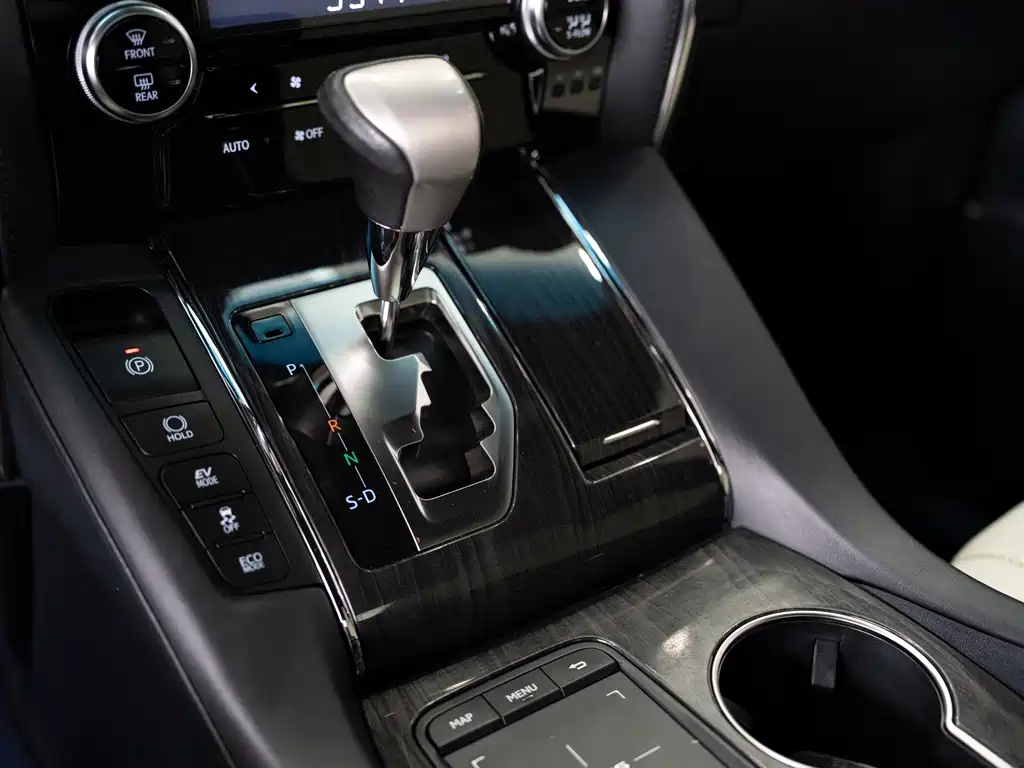 Lexus LM — миниатюра 6