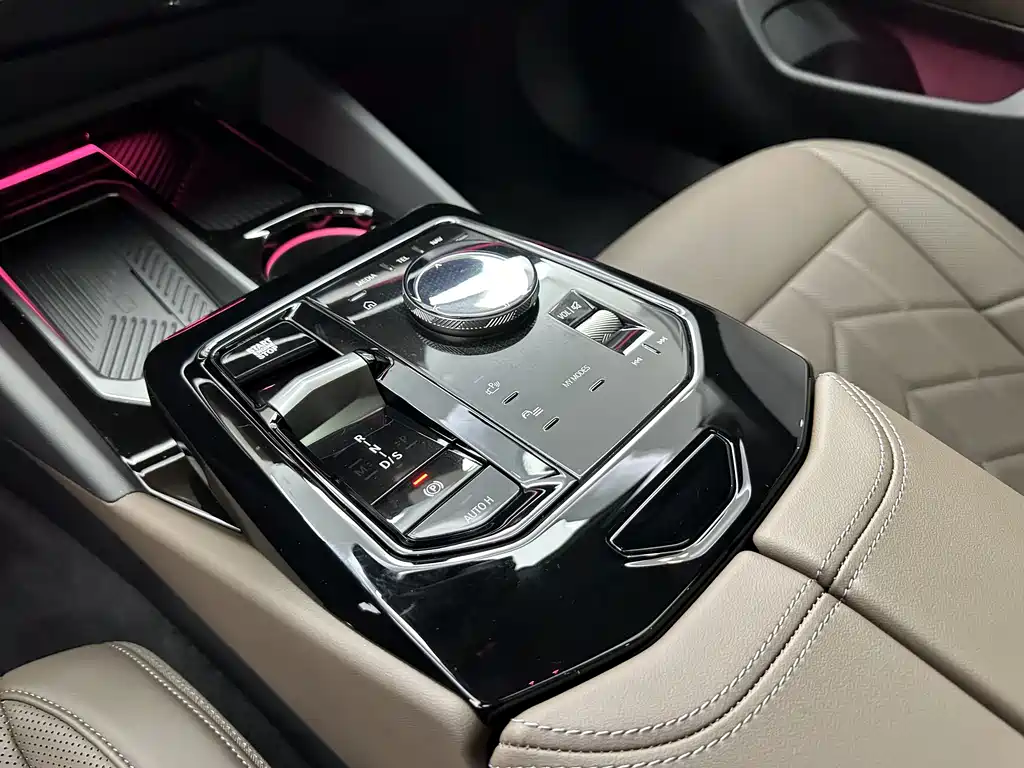 BMW 5 Series — миниатюра 16