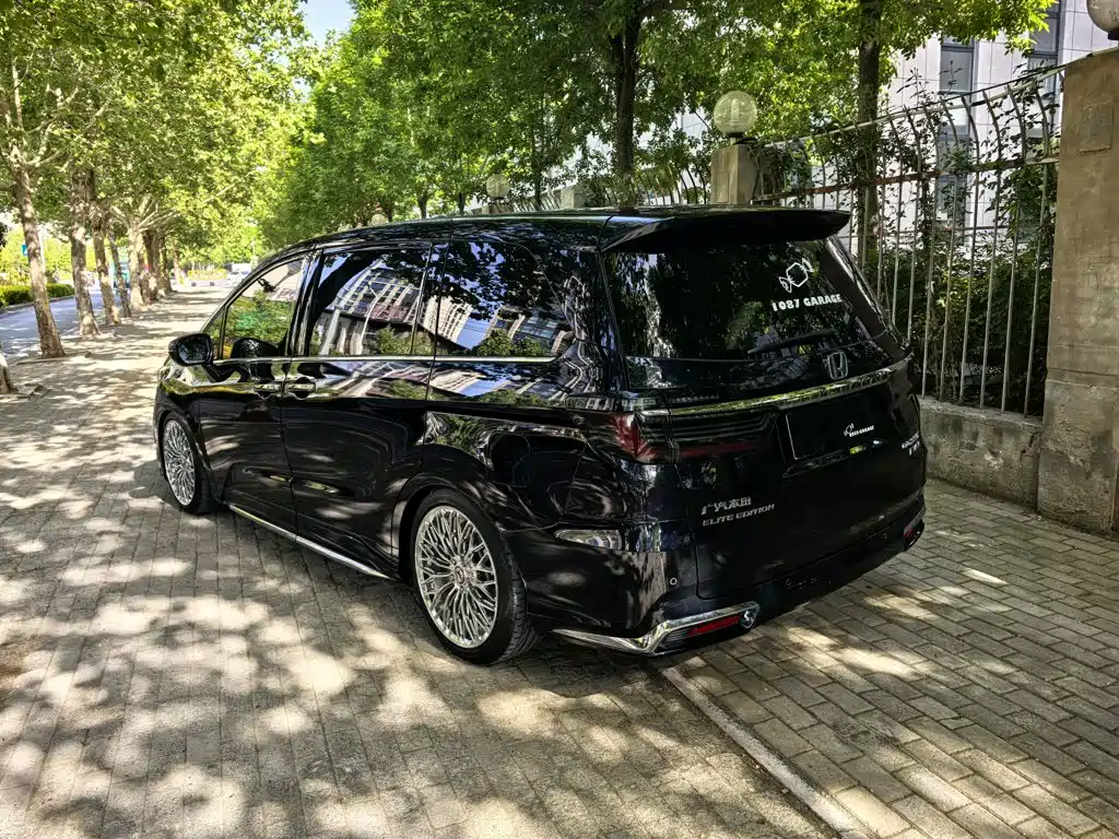 Honda Odyssey 2022 2.0L e:HEV мест