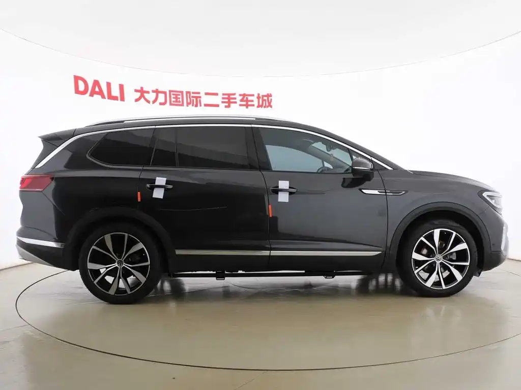 Volkswagen Viloran 2022 530TSI Flagship Pro 6 мест