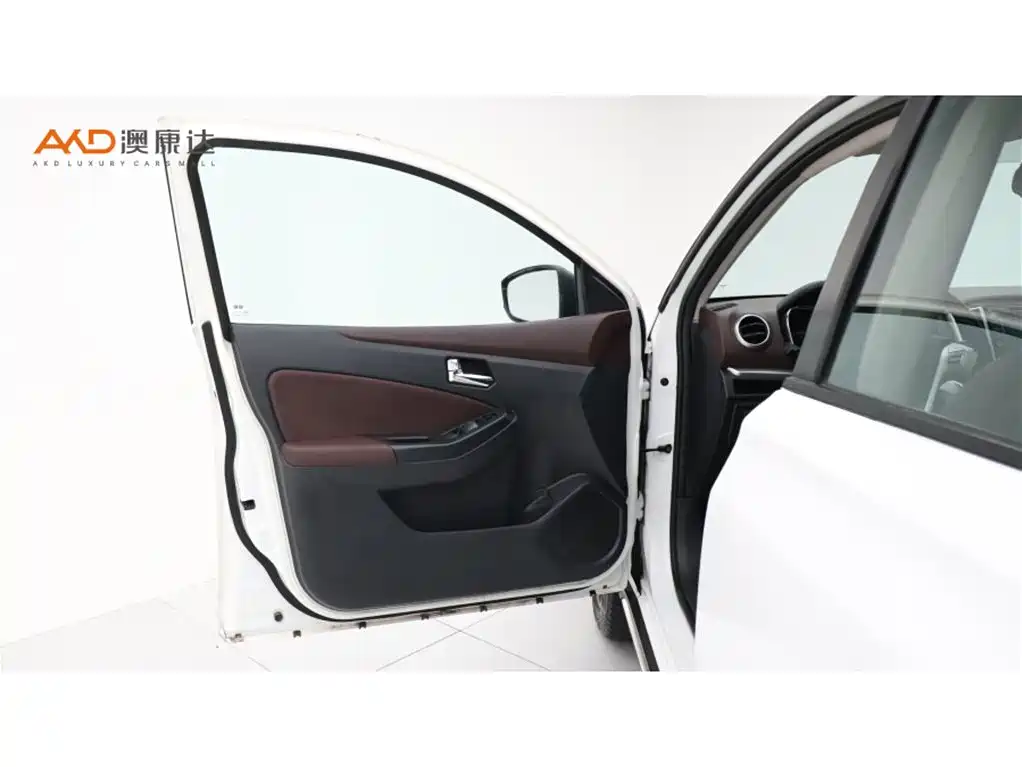 Venucia T70X 2.0L CVT Ruixiang Sports Edition, фото 10