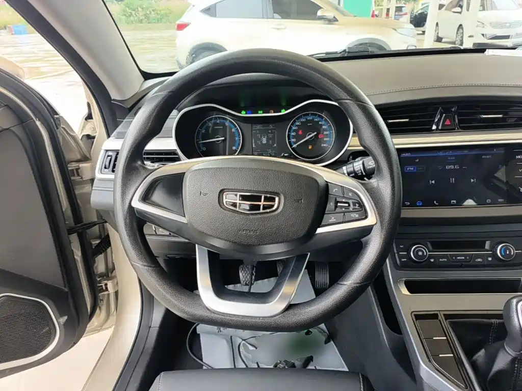 Geely Emgrand — миниатюра 11