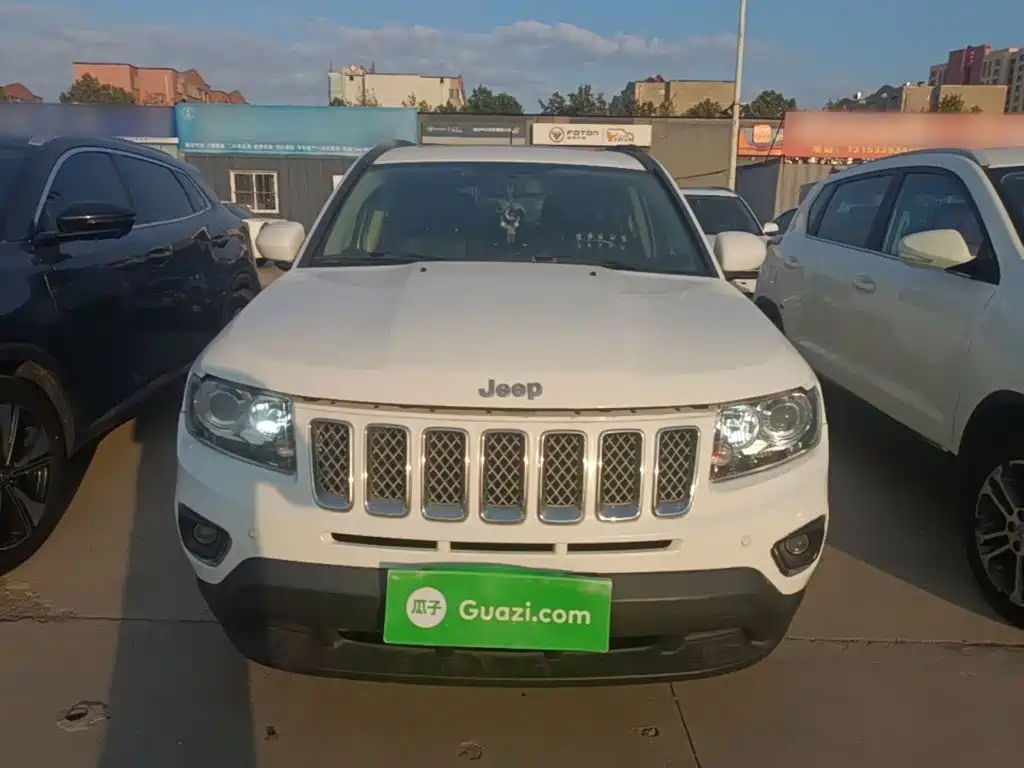 Jeep Compass (Import) — миниатюра 3