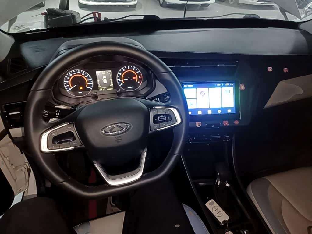CHERY Tiggo 3x 1.5 л 2022 г. Белый, пробег 42000 км