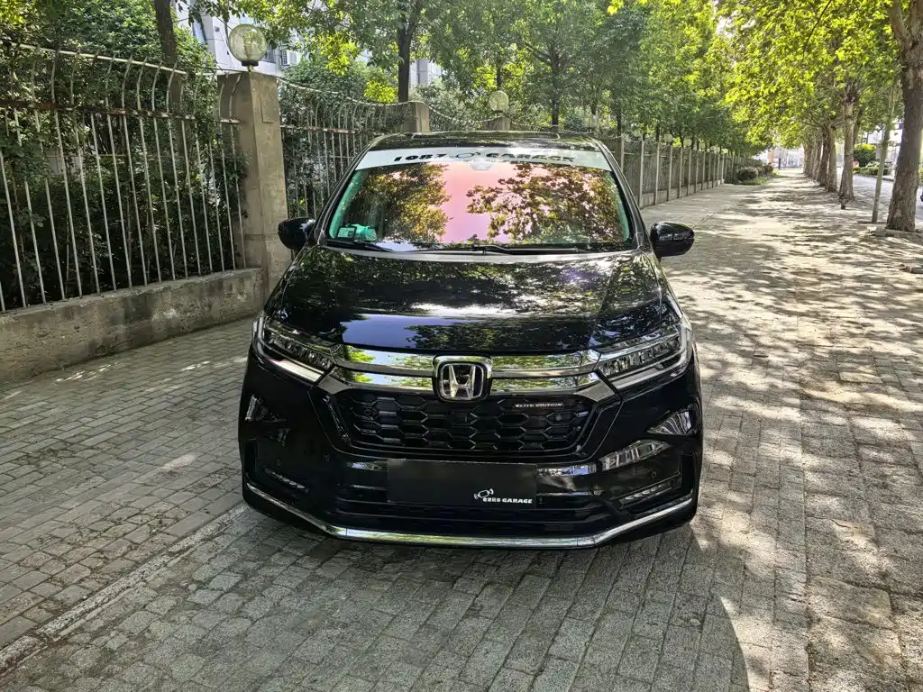 Honda Odyssey 2022 2.0L e:HEV мест