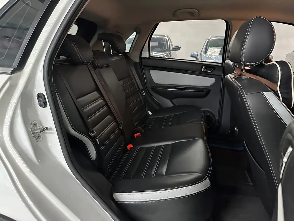 BAIC New Energy EC5 — миниатюра 15