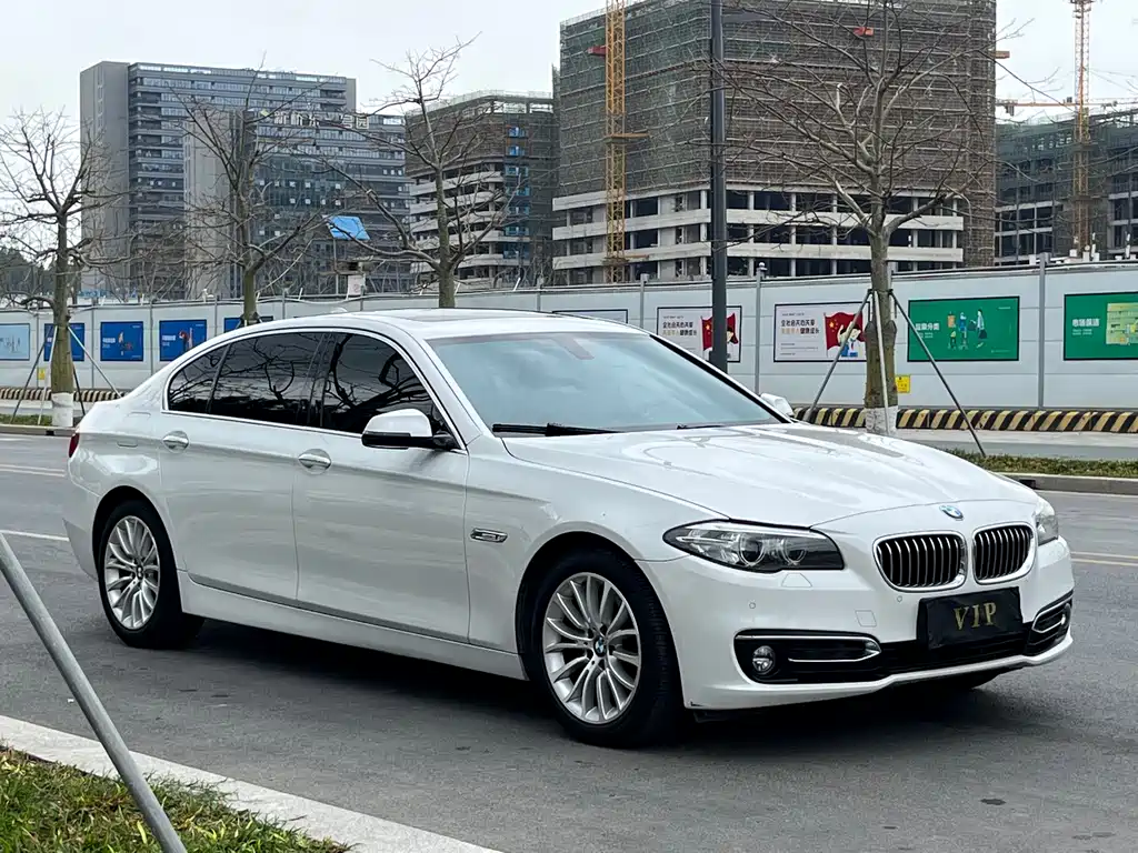 BMW 5 SERIES