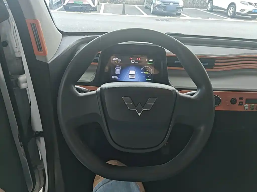 Wuling MINIEV — миниатюра 11