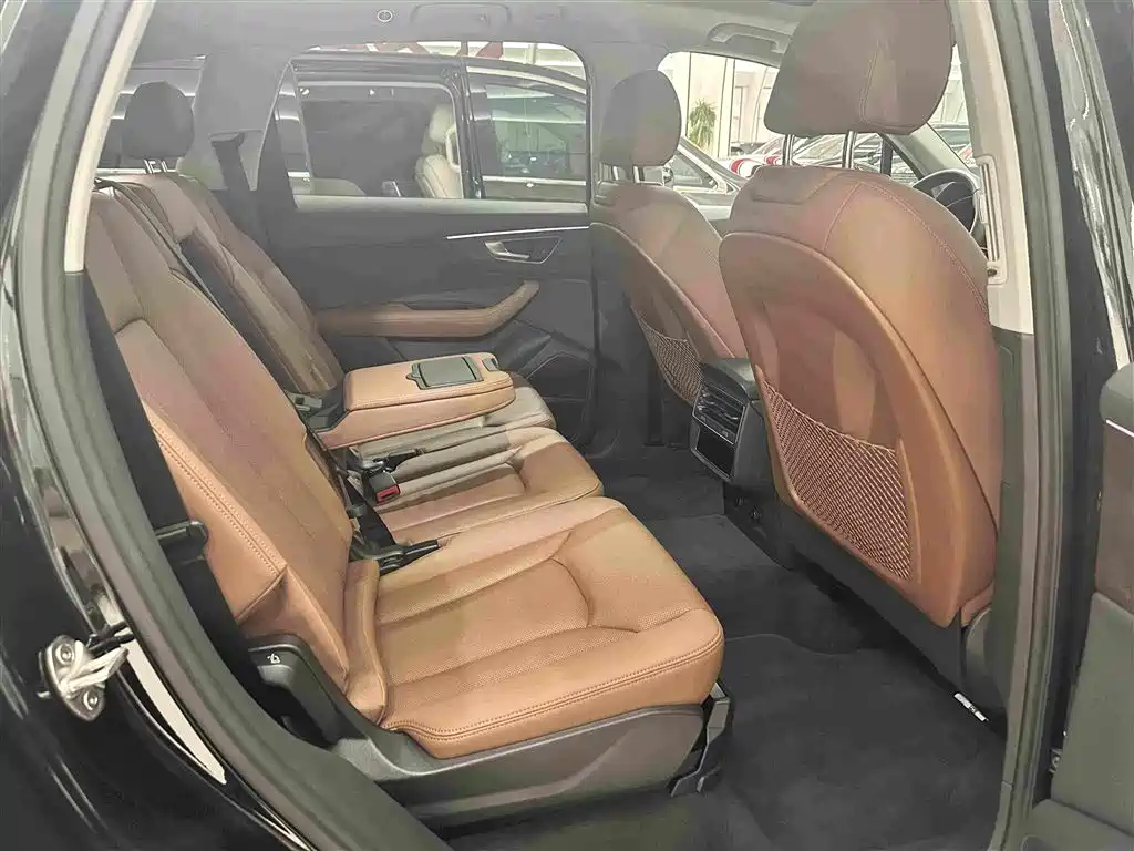 Audi Q7 — миниатюра 13