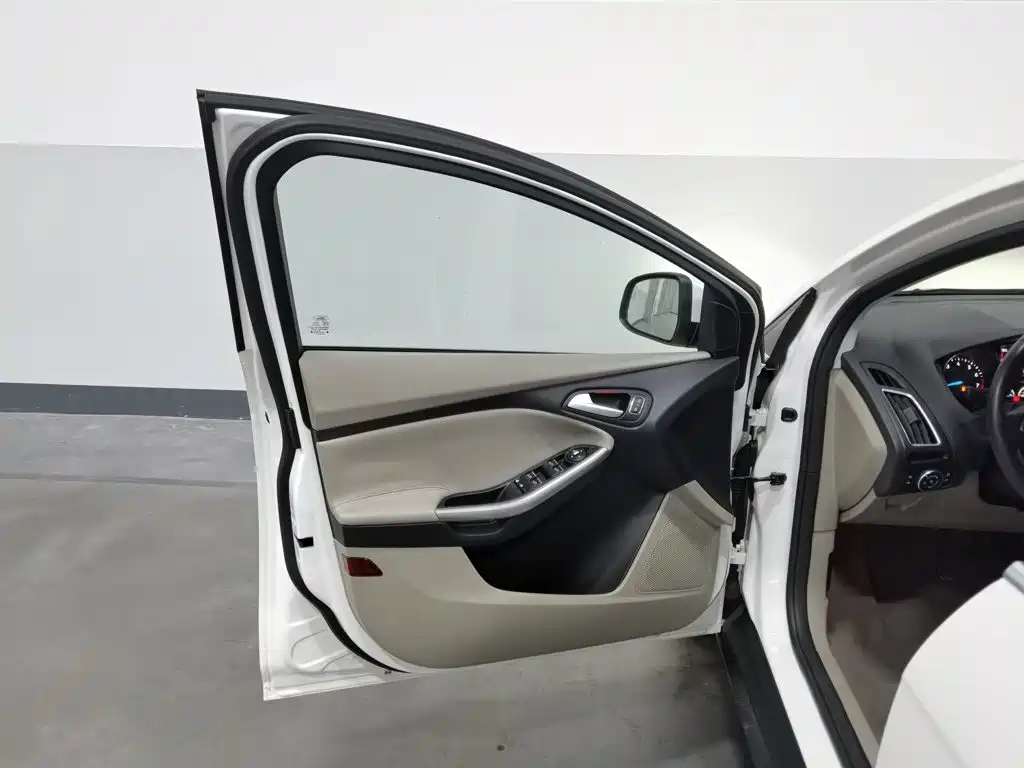 Ford Focus — миниатюра 8