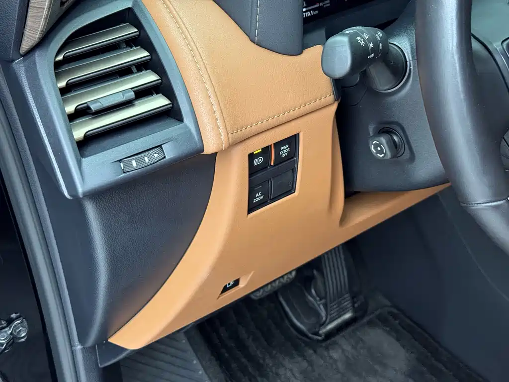 Toyota Vellfire — миниатюра 7