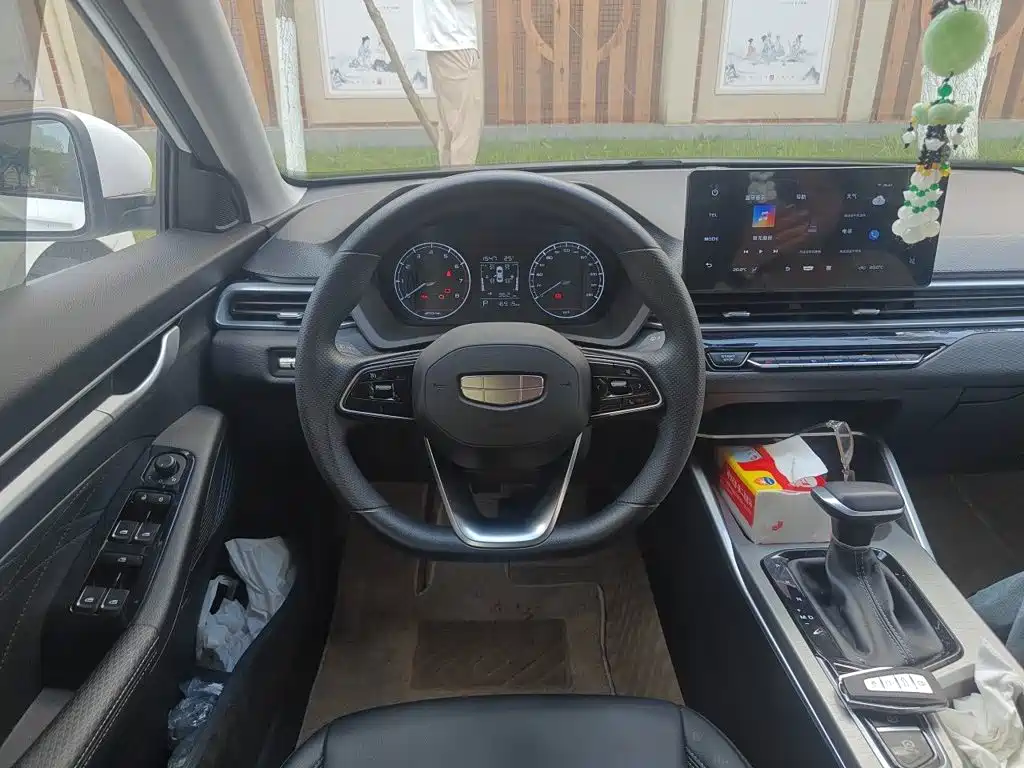Geely Emgrand — миниатюра 11