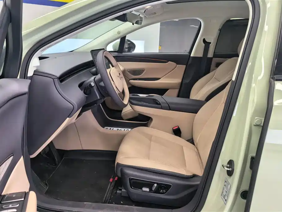 Hongqi 06 2025 520