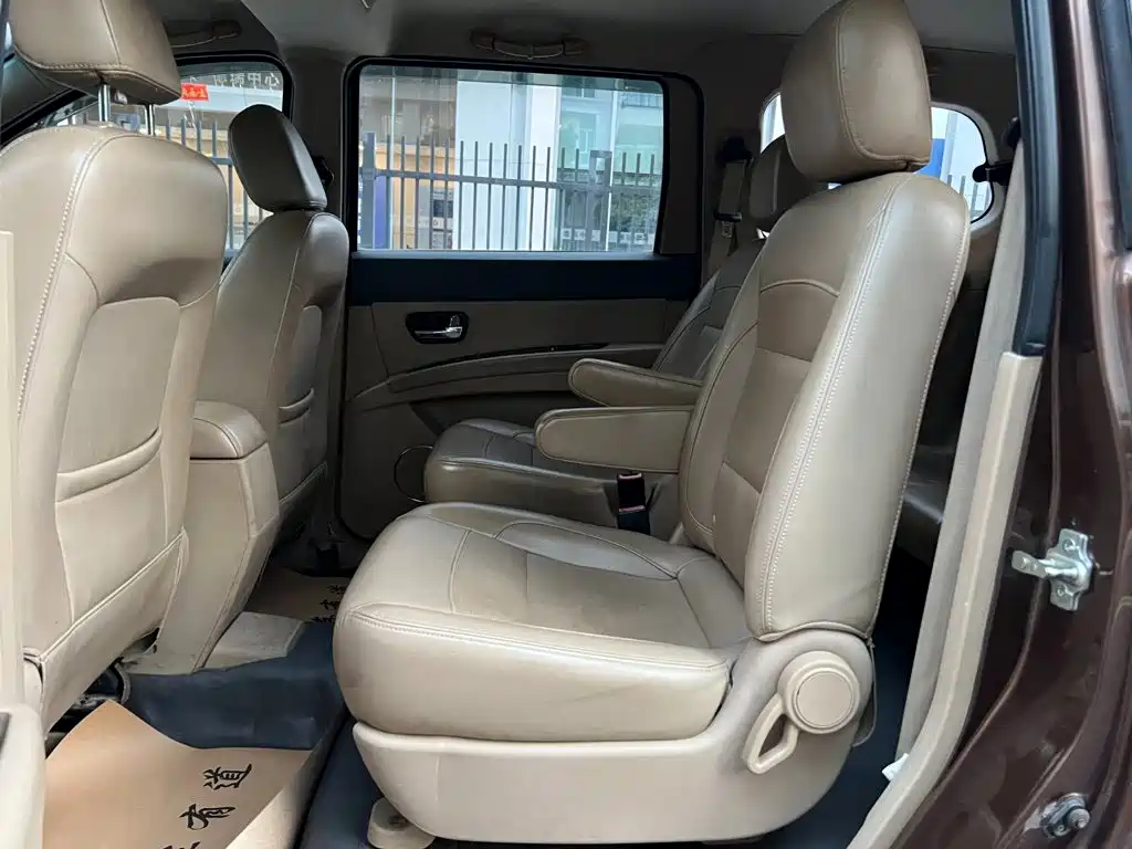 Wuling Hongguang — миниатюра 4