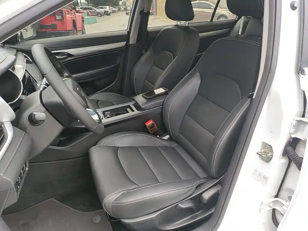 Geely Emgrand — миниатюра 15