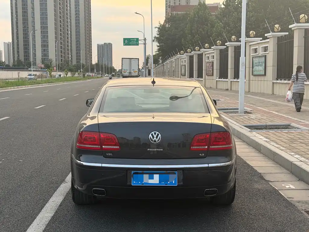 Volkswagen Phaeton — миниатюра 15