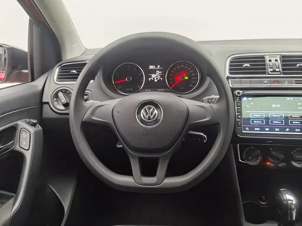 Volkswagen Polo — миниатюра 11