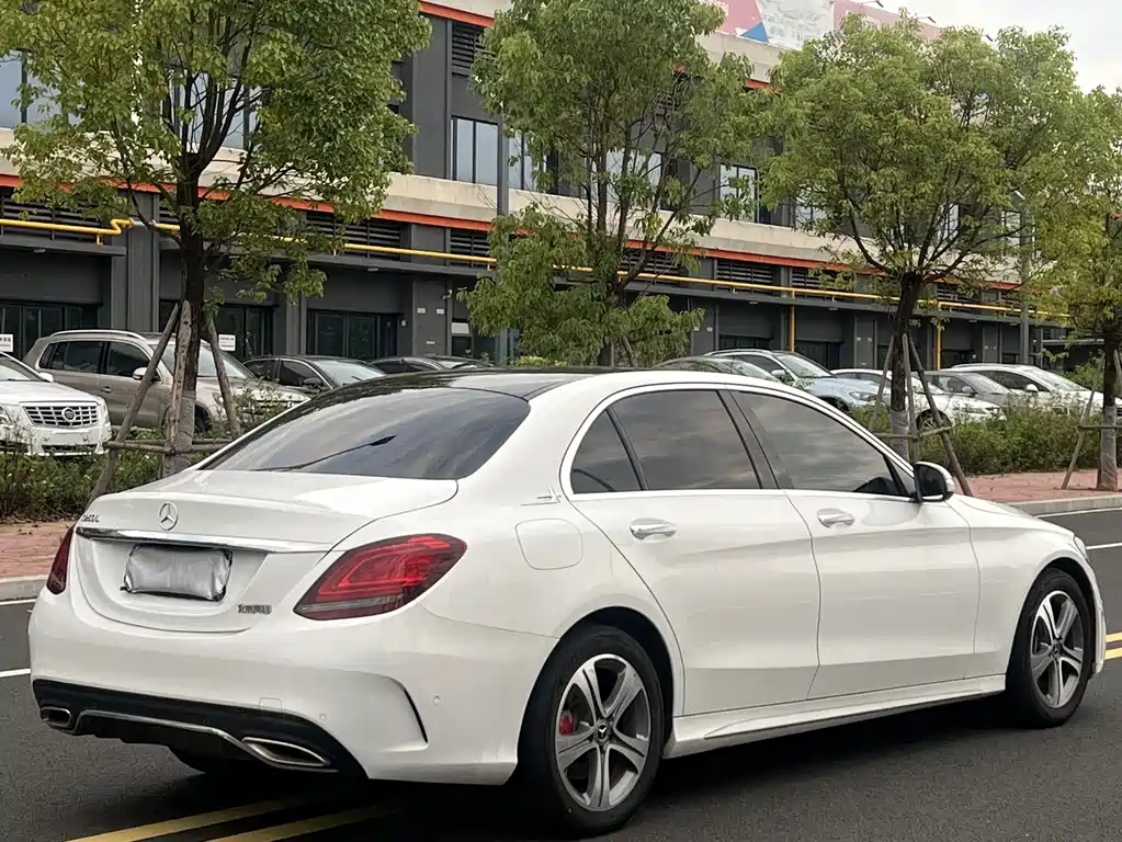 Mercedes-Benz C-Class — миниатюра 7