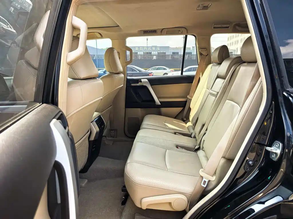 Toyota Land Cruiser Prado 2010 4.0L AT TX-L