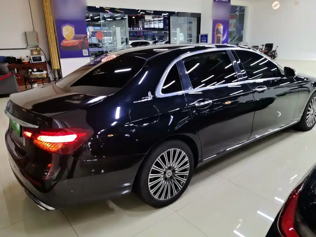 Mercedes-Benz E-Class — миниатюра 7