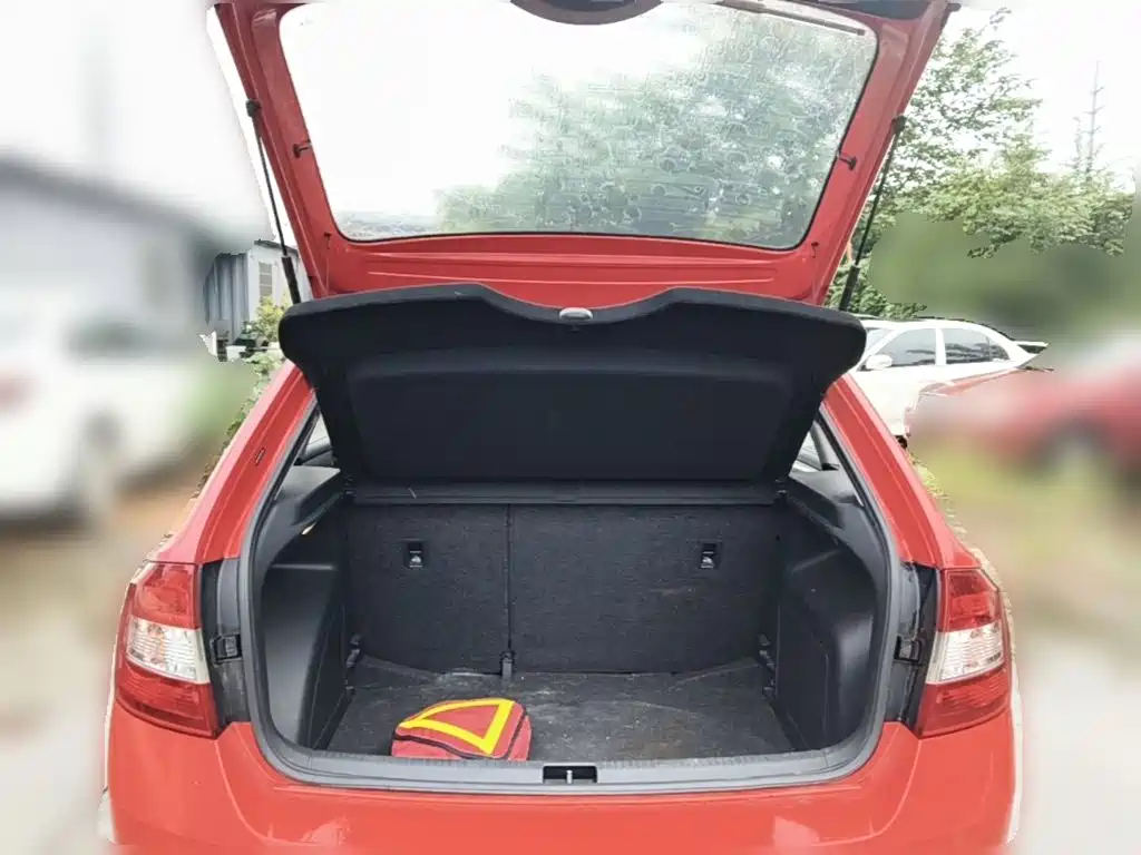 Skoda Rapid Spaceback — миниатюра 24