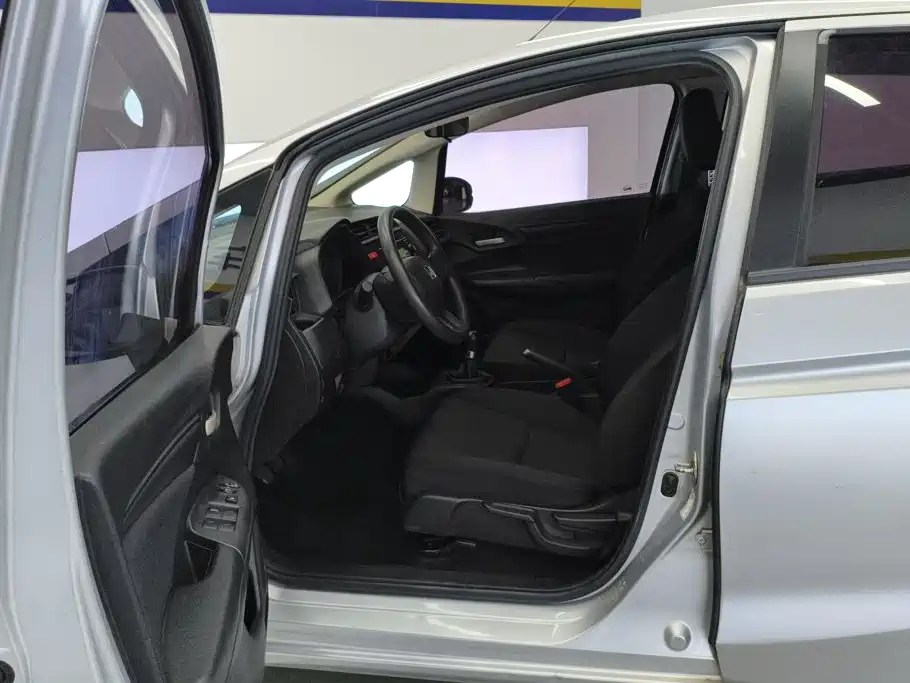 Honda Fit — миниатюра 9