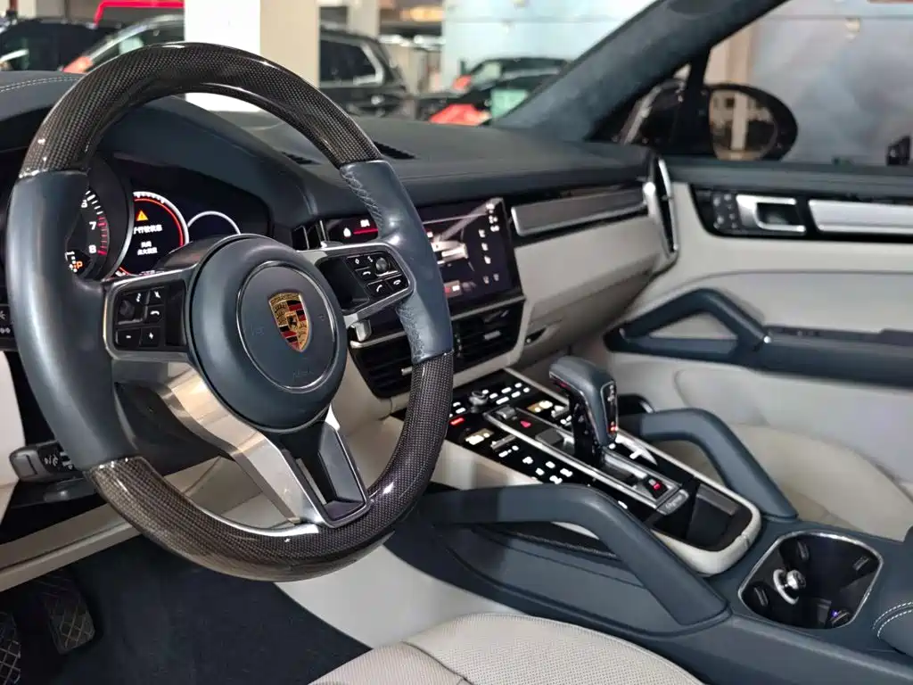 Porsche Cayenne 2022 — фото 29