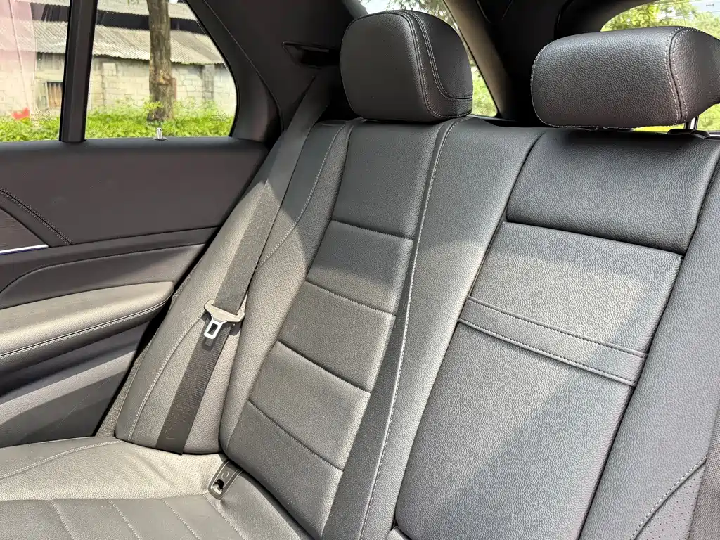 Mercedes-Benz GLE (Import) — миниатюра 27