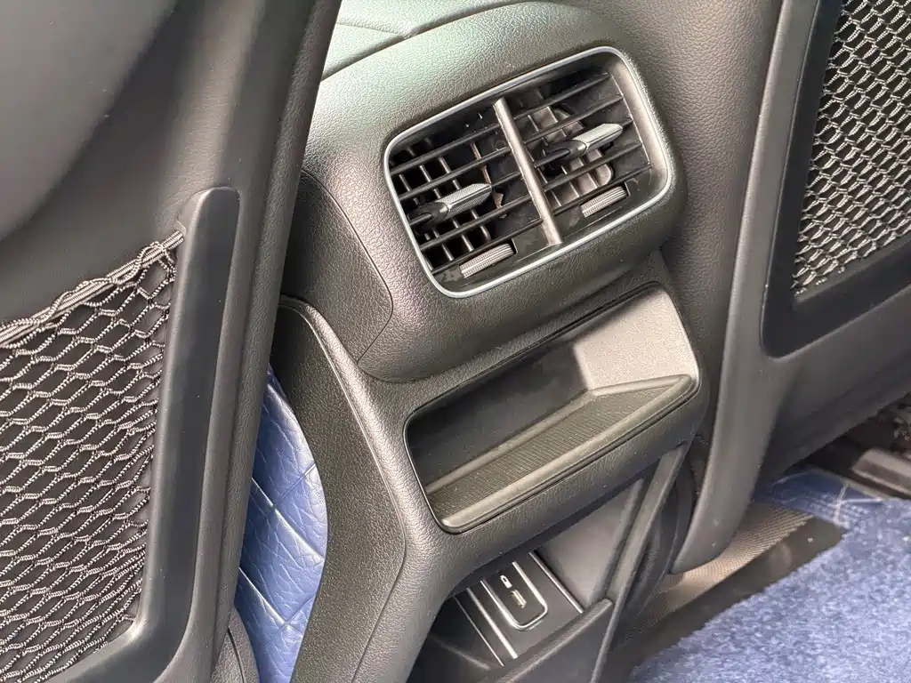 Mercedes-Benz GLE (Import) — миниатюра 30