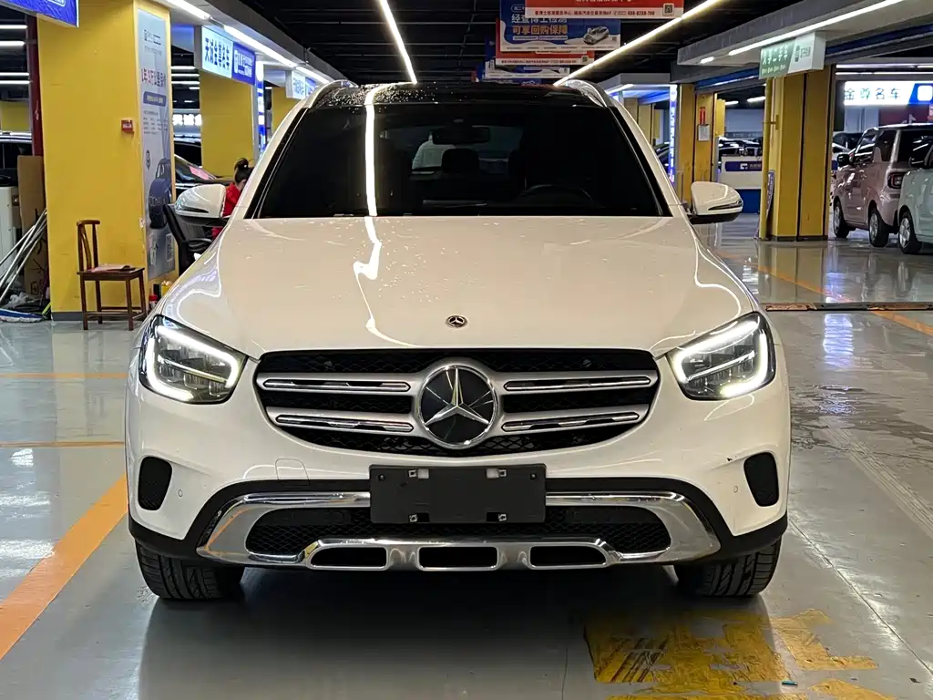MERCEDES-BENZ GLC